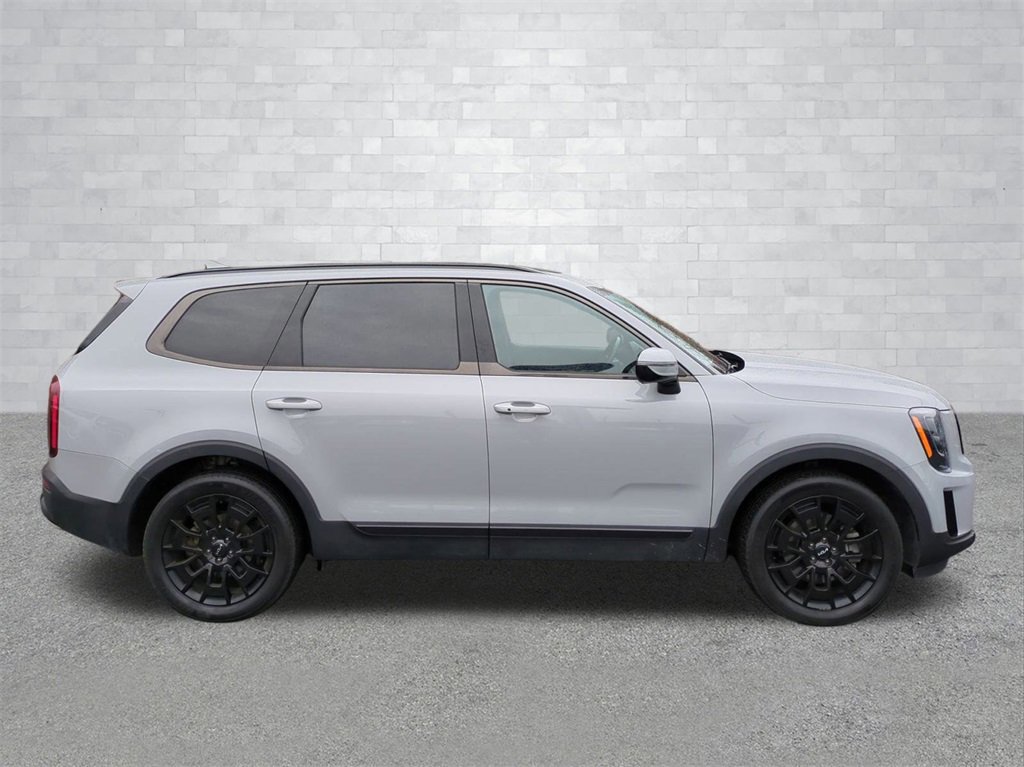 Used 2022 Kia Telluride SX w/ SX Prestige Package image 6