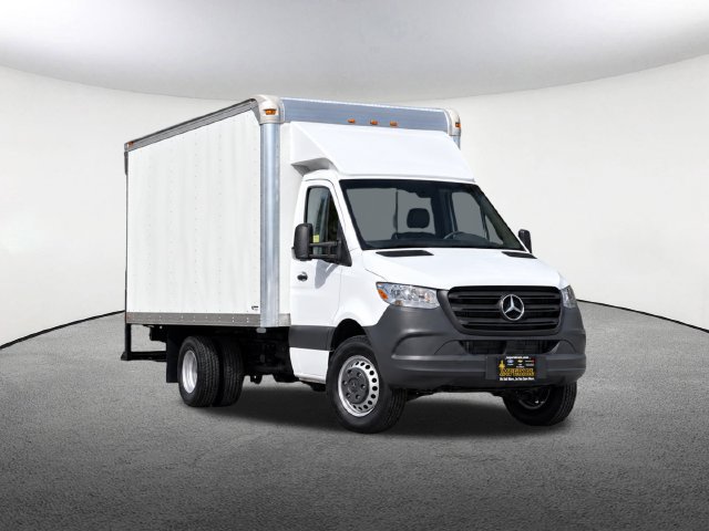 Used 2024 Mercedes-Benz Sprinter 3500 image 2