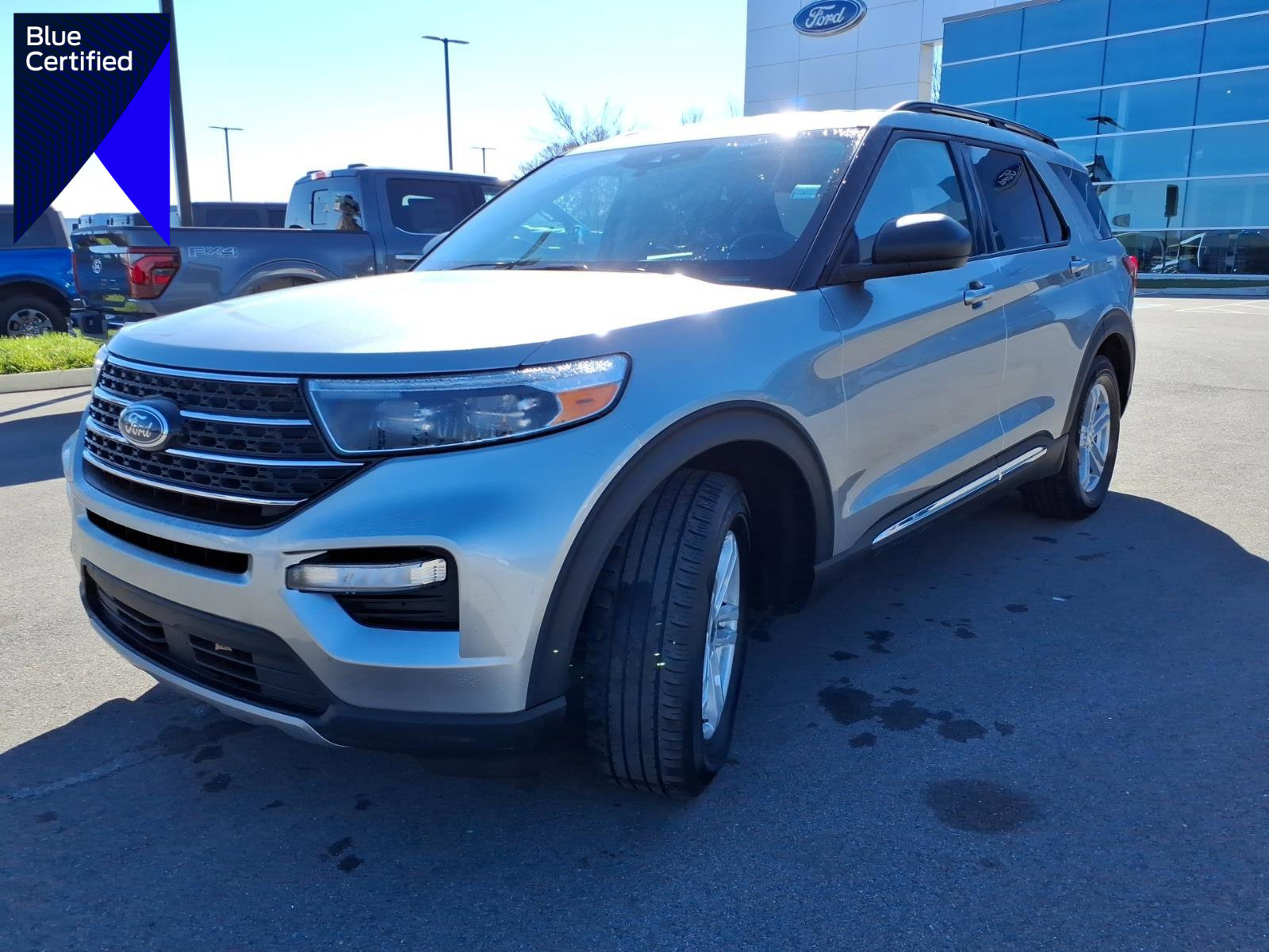 Certified 2024 Ford Explorer XLT w/ Equipment Group 202A image 1