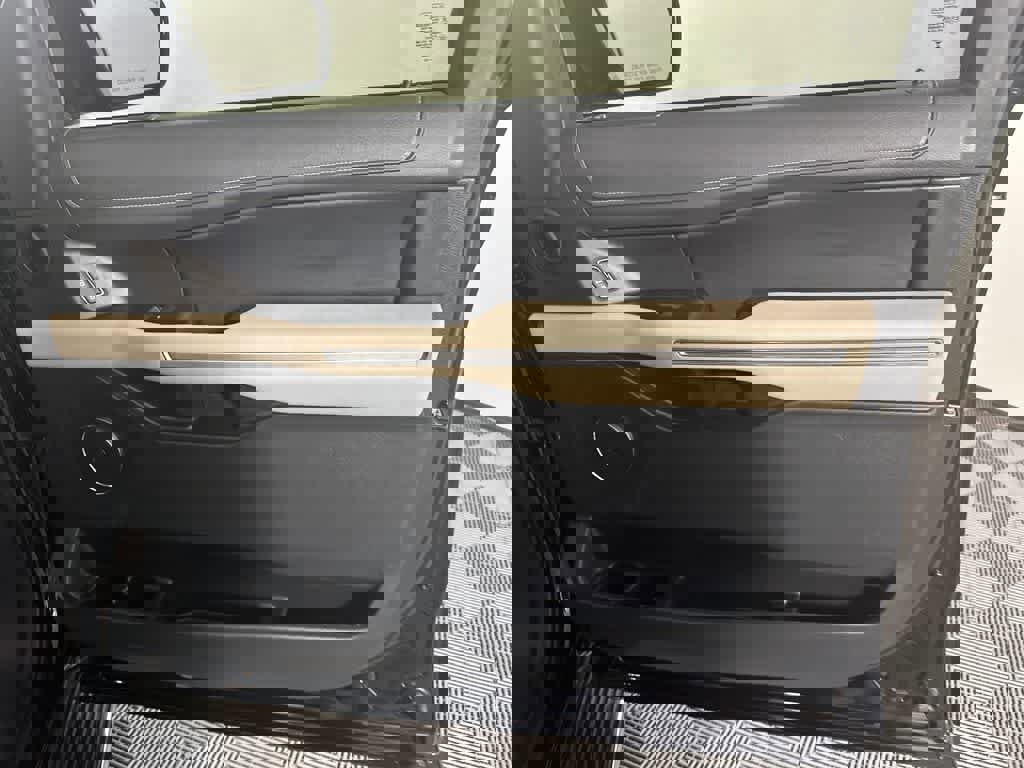 Certified 2023 Ford Expedition Limited image 23