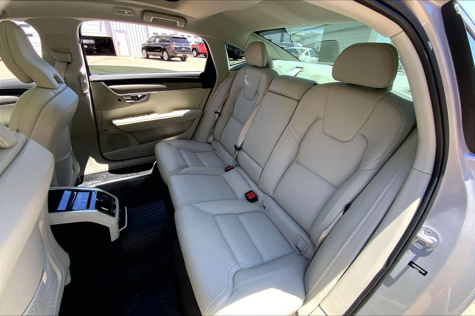 Used 2024 Volvo S90 B6 Ultimate w/ Protection Package Premier AWD/4WD image 21