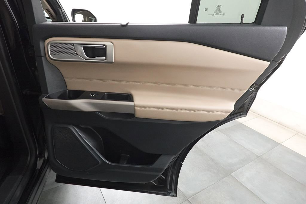 Certified 2023 Ford Explorer Limited AWD/4WD image 30