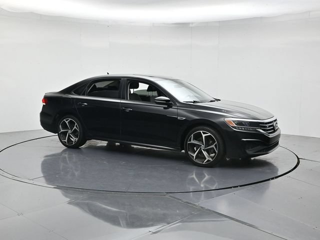 Used 2020 Volkswagen Passat 2.0T R-Line FWD image 3
