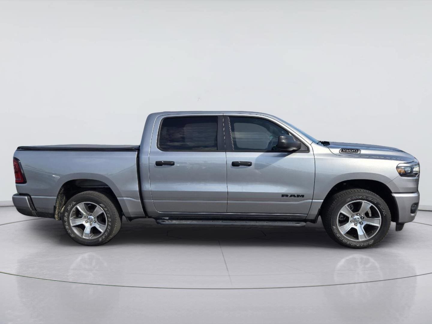 Used 2026 RAM 1500 Express RWD image 4