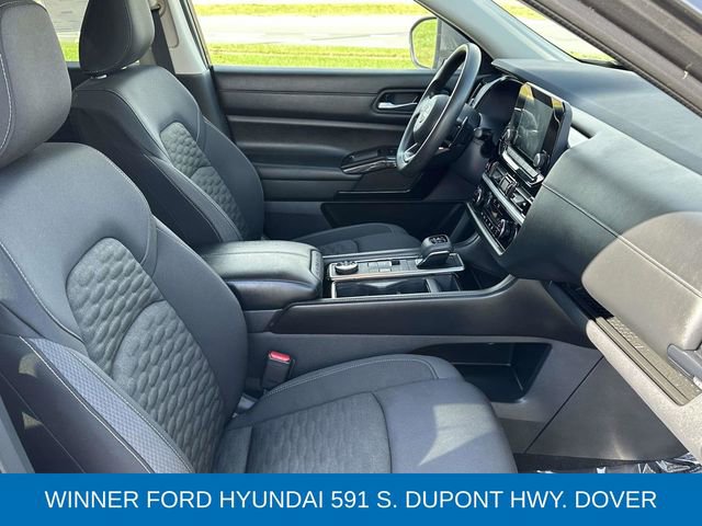 Used 2022 Nissan Pathfinder S image 10