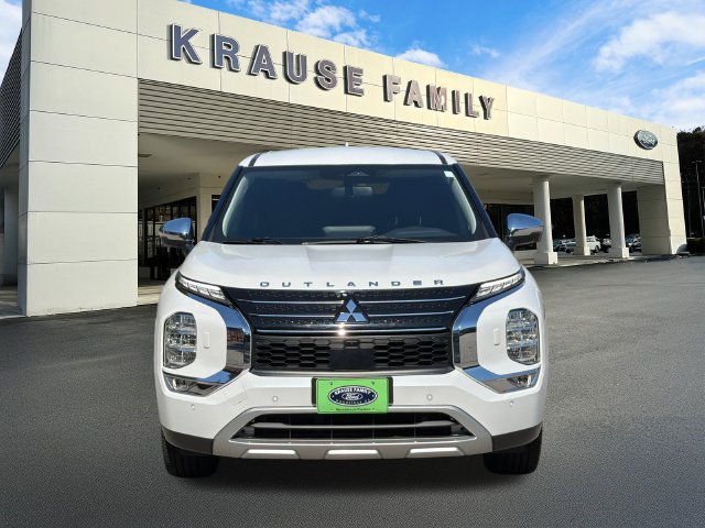 Used 2022 Mitsubishi Outlander SE AWD/4WD image 2