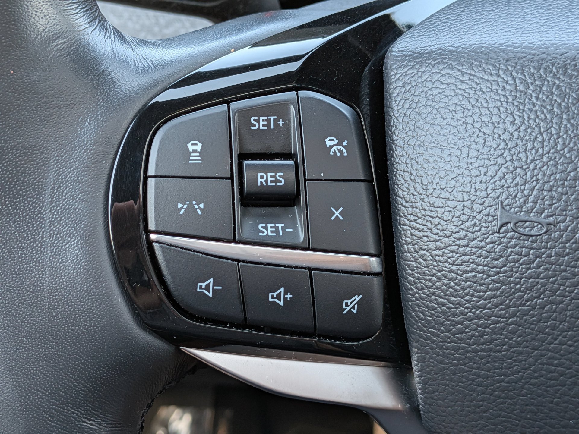 Certified 2025 Ford Explorer Platinum AWD/4WD image 30