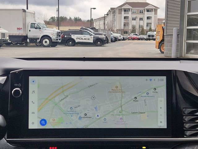 Used 2025 Toyota Camry XLE AWD/4WD image 16