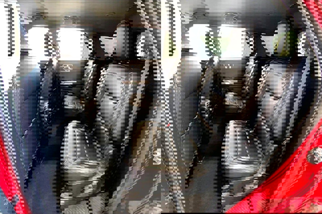 Certified 2022 Ford Explorer XLT w/ Equipment Group 202A image 19