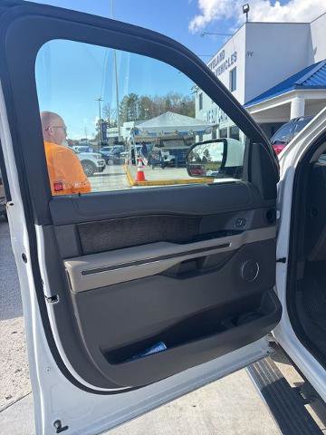 Certified 2020 Ford Expedition Limited w/ Equipment Group 301A image 21