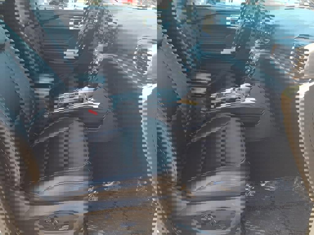 Certified 2022 Ford Explorer XLT w/ Equipment Group 202A image 11