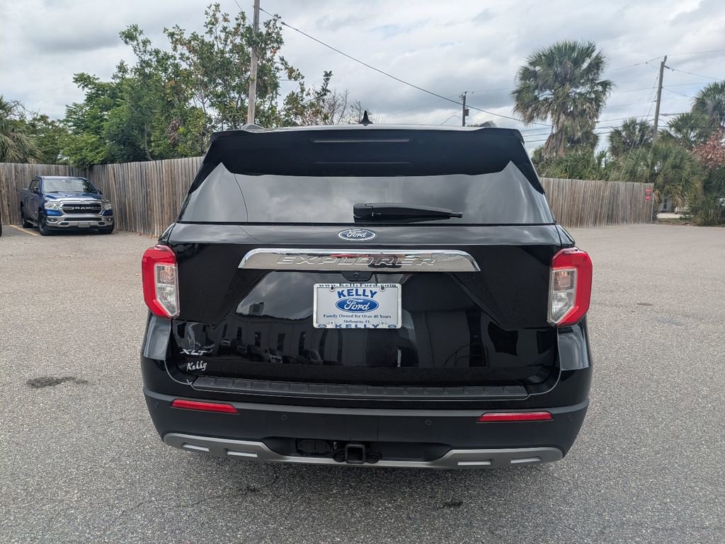 Certified 2023 Ford Explorer XLT w/ Equipment Group 202A AWD/4WD image 7