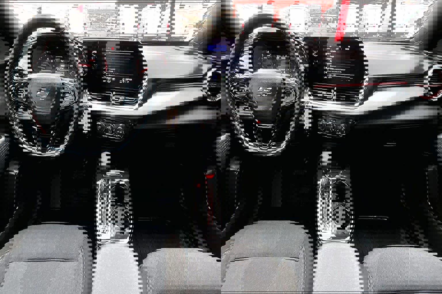 Used 2025 Chevrolet Trax RS w/ Driver Confidence Package image 15