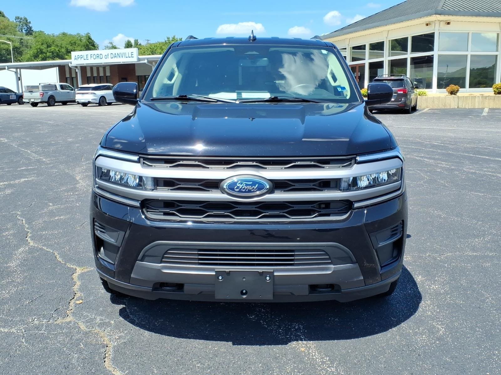 Certified 2022 Ford Expedition XLT AWD/4WD image 3