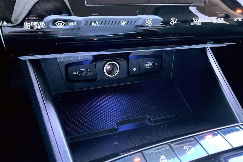 Used 2024 Hyundai Tucson Limited image 32