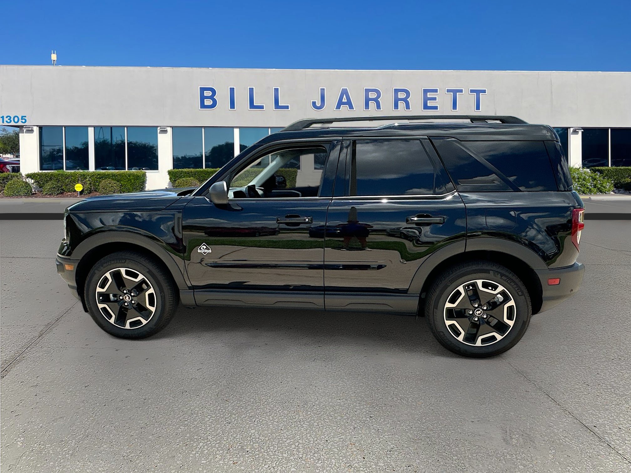 Certified 2023 Ford Bronco Sport Outer Banks w/ Tech Package AWD/4WD image 4