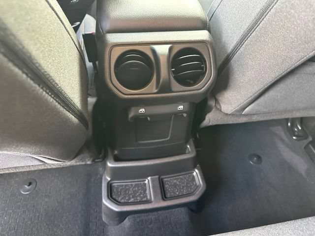 Used 2024 Jeep Wrangler Unlimited AWD/4WD image 15
