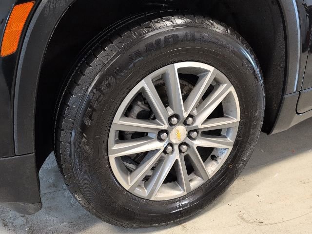 Used 2023 Chevrolet Traverse LT image 9
