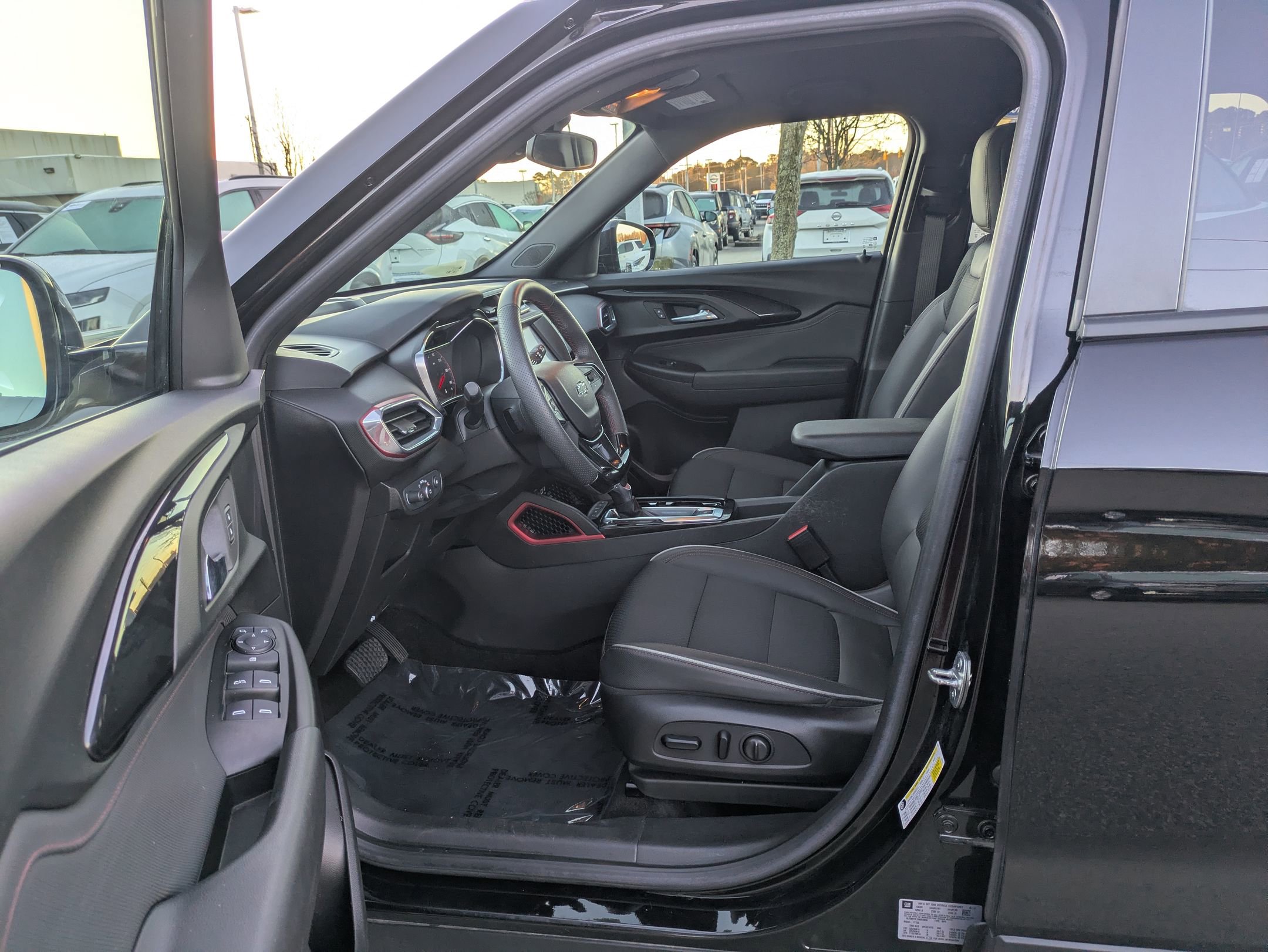 Used 2022 Chevrolet TrailBlazer RS image 14