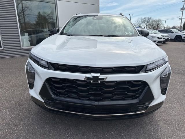 Used 2025 Chevrolet Trax ACTIV w/ Sunroof Package image 3