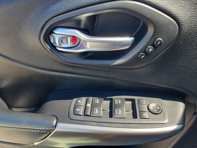 Used 2020 Jeep Cherokee Limited w/ Trailer Tow Group image 23