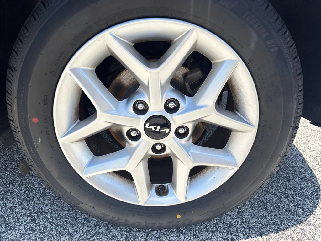 Used 2024 Kia Soul LX w/ Option Group 015 FWD image 15
