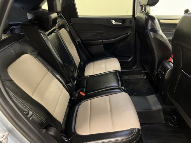 Certified 2022 Ford Escape Titanium w/ Titanium Elite Package AWD/4WD image 7