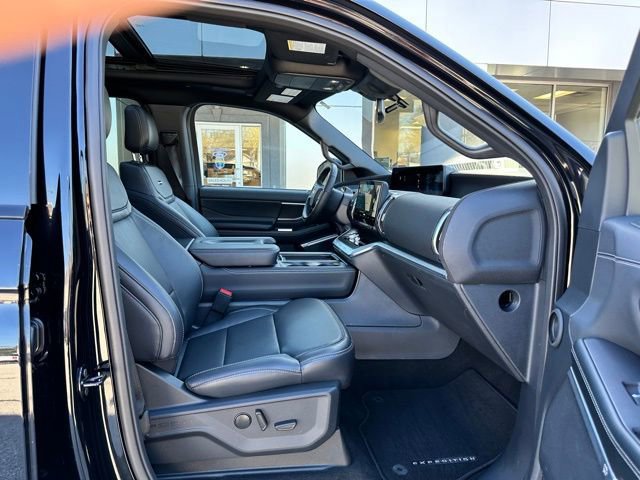 Certified 2025 Ford Expedition Max Platinum w/ Stealth Performance Package AWD/4WD image 76