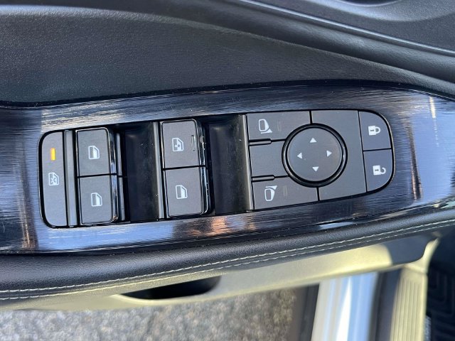 Used 2024 Nissan Rogue SV w/ SV Premium Package FWD image 18