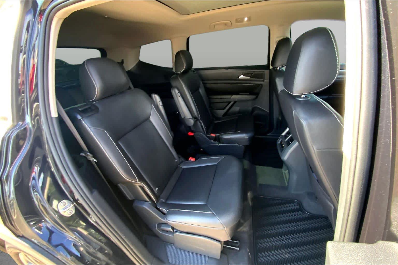 Used 2021 Volkswagen Atlas SE w/ Panoramic Sunroof Package FWD image 19