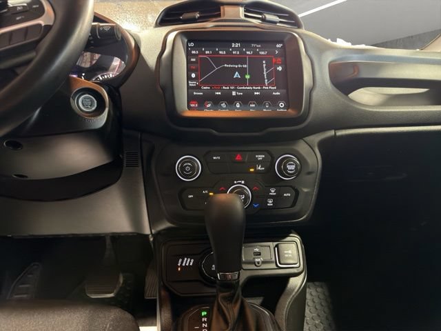 Used 2023 Jeep Renegade Latitude w/ Premium Group AWD/4WD image 30