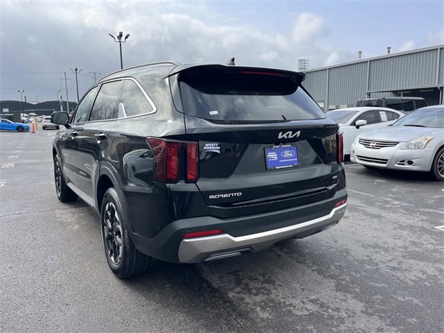 Used 2024 Kia Sorento S image 5