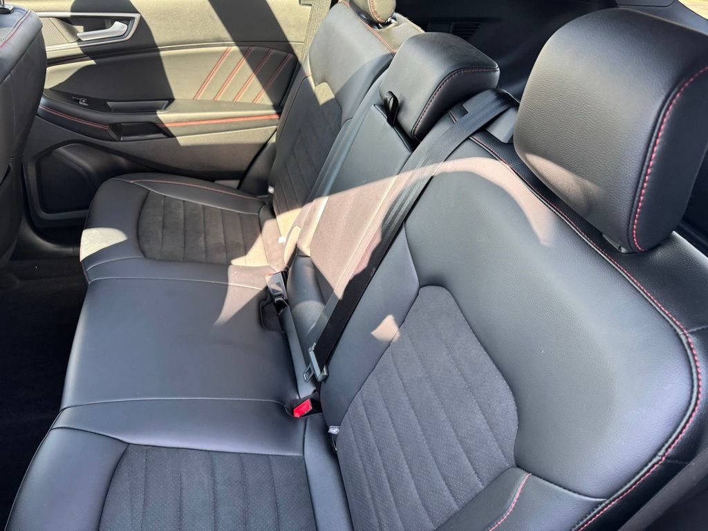 Certified 2024 Ford Edge ST-Line AWD/4WD image 8