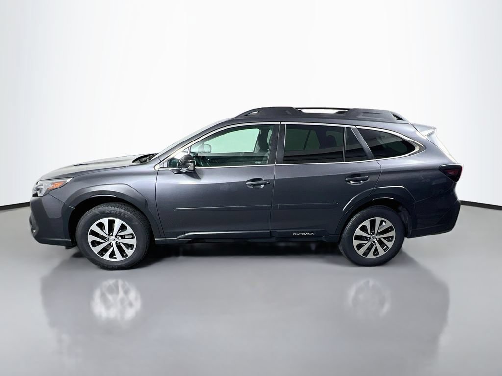 Used 2023 Subaru Outback Premium AWD/4WD image 5