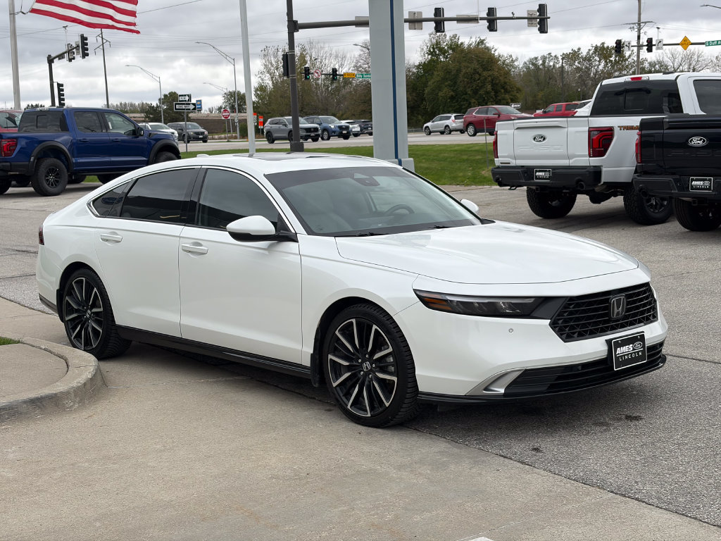 Used 2025 Honda Accord Touring image 7