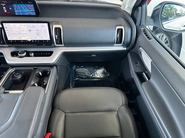 Certified 2025 Ford Expedition Active RWD image 14