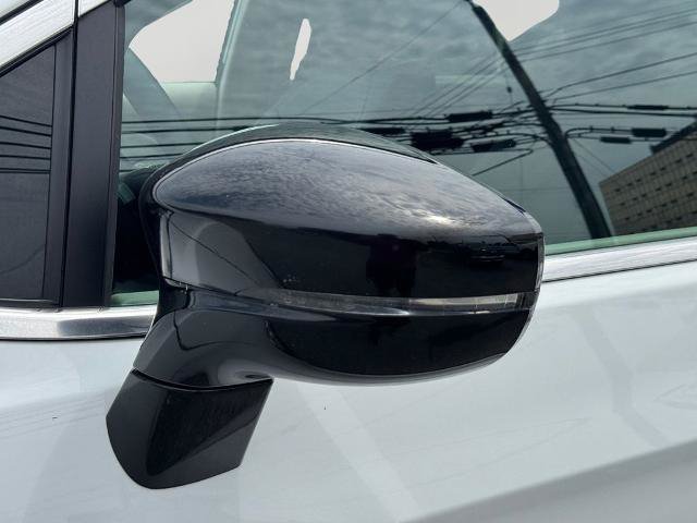 Used 2024 Chrysler Pacifica Touring-L FWD image 26