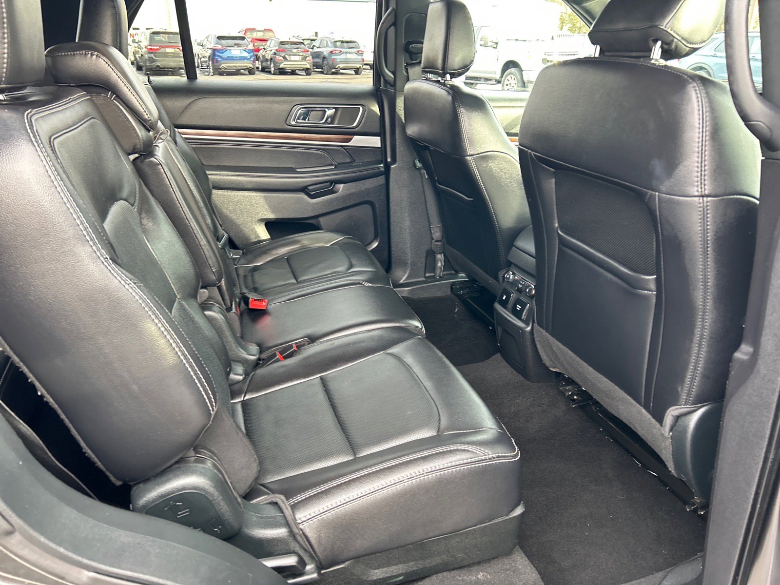 Certified 2019 Ford Explorer Limited w/ Class III Trailer Tow Package image 21