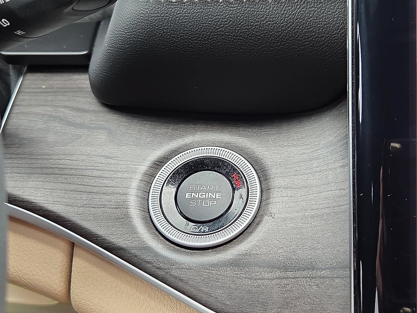 Used 2023 Jeep Grand Cherokee Limited w/ Luxury Tech Group II AWD/4WD image 22
