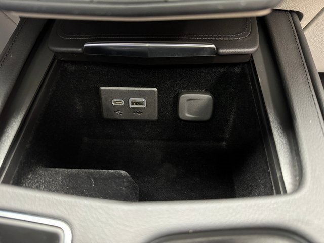 Used 2023 Cadillac XT4 Luxury w/ Cold Weather Package image 16