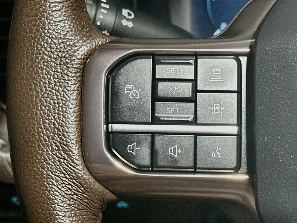 Certified 2024 Ford F350 King Ranch AWD/4WD image 33