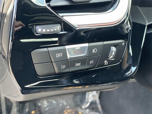 Used 2024 BMW Z4 sDrive30i w/ Convenience Package image 16