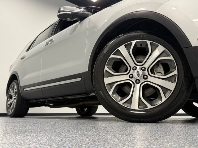 Certified 2018 Ford Explorer Platinum AWD/4WD image 3
