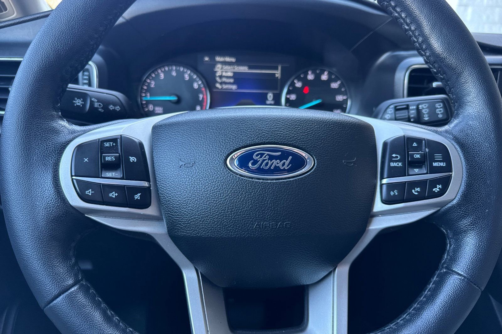 Certified 2022 Ford Explorer XLT w/ Equipment Group 202A image 27