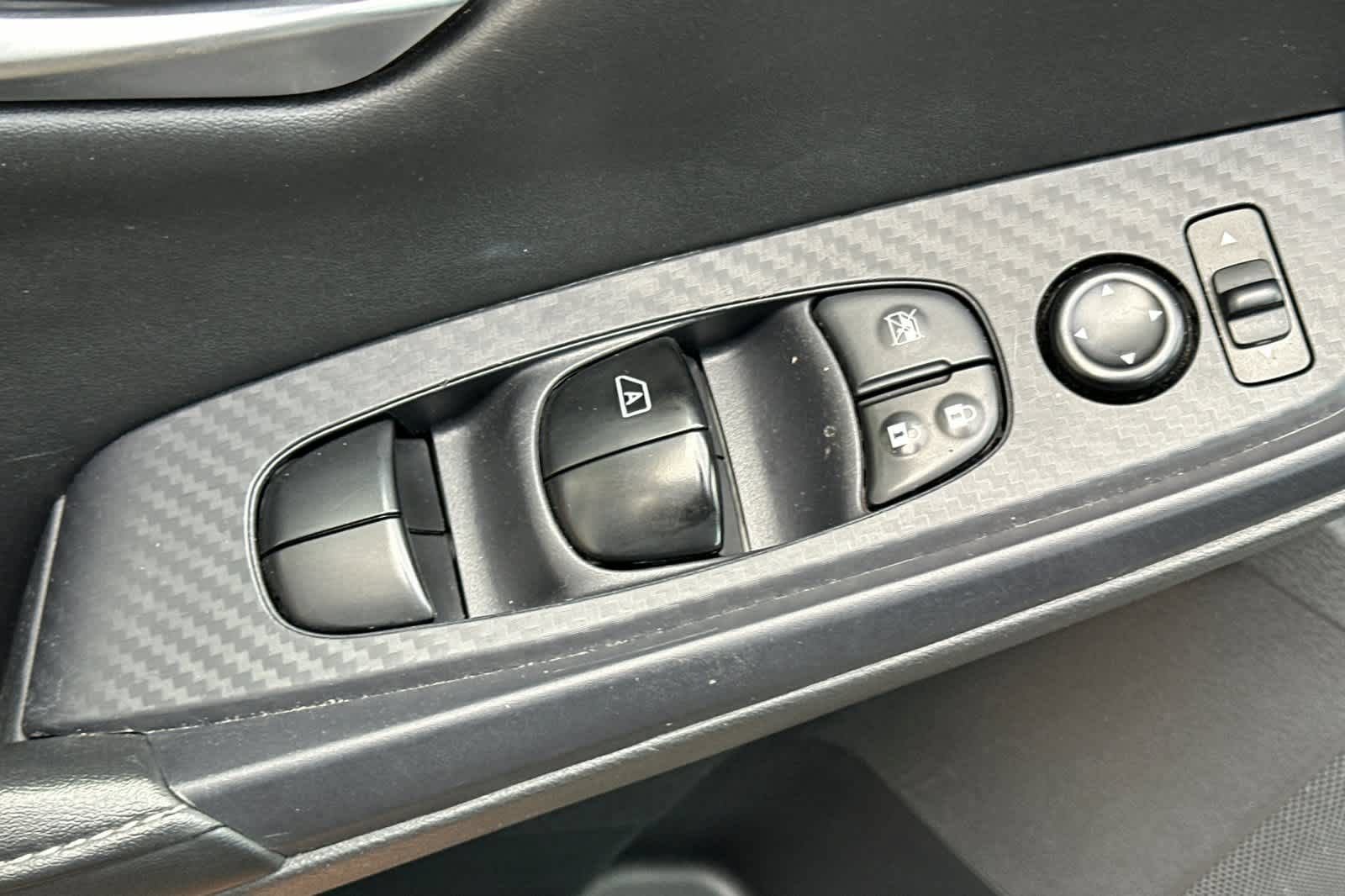 Used 2024 Nissan Sentra SV FWD image 14