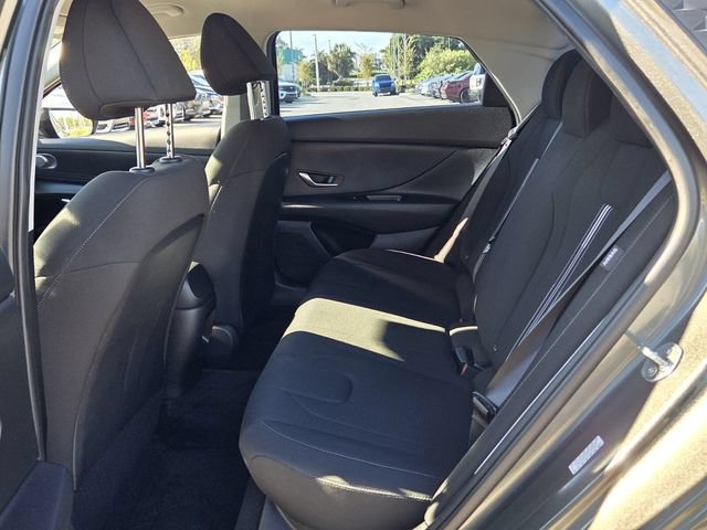 Used 2024 Hyundai Elantra SEL FWD image 12