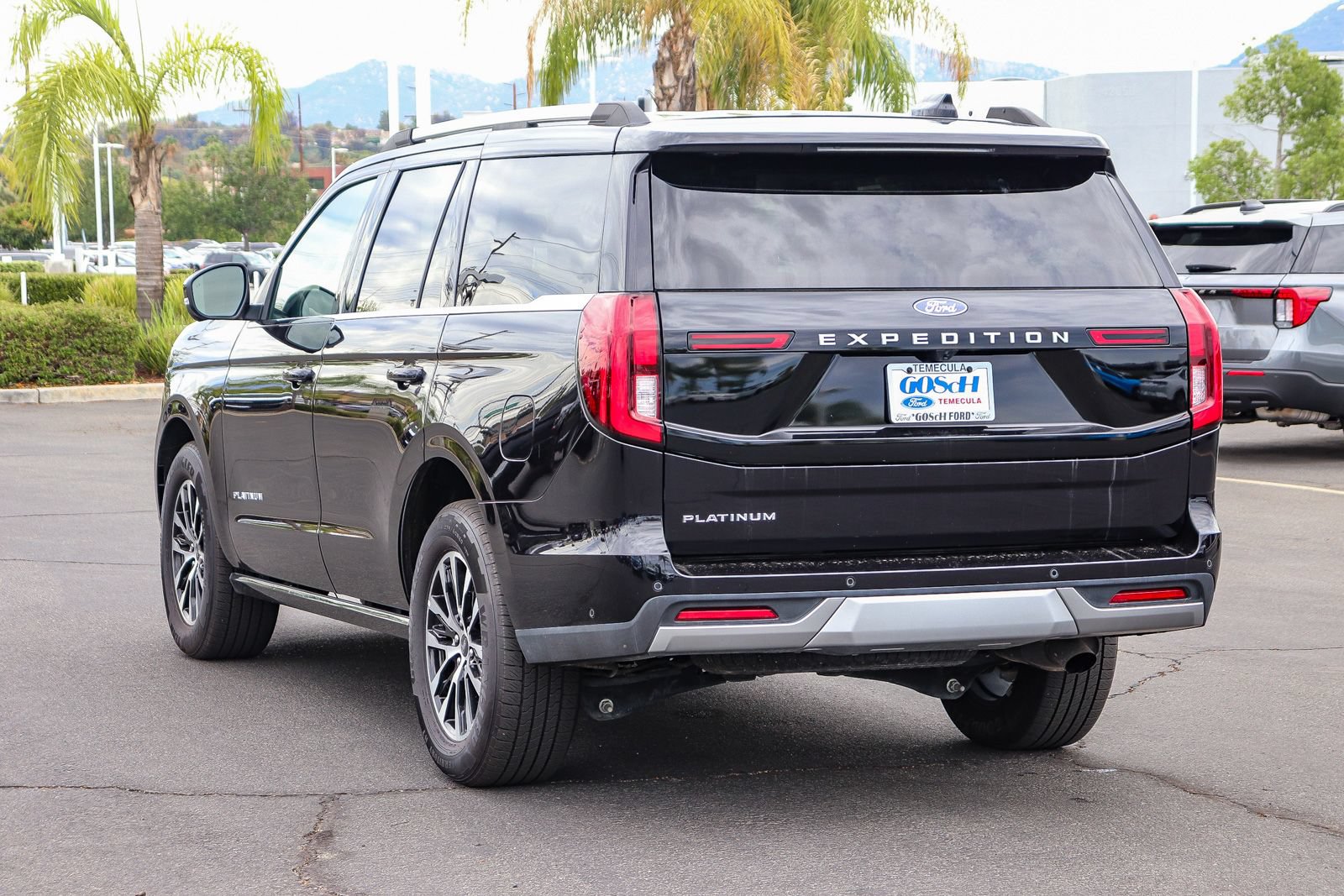 Certified 2025 Ford Expedition Platinum AWD/4WD image 6