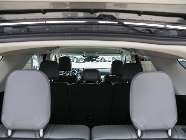 Certified 2025 Ford Explorer Active w/ Active Comfort Package AWD/4WD image 14