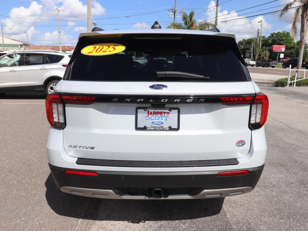 Certified 2025 Ford Explorer Active w/ Active Comfort Package image 12