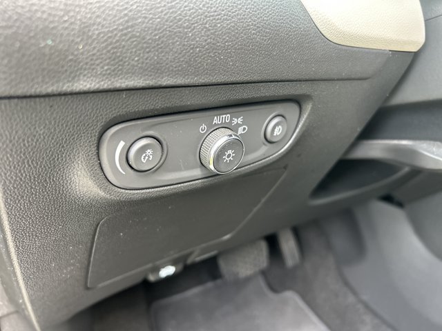 Used 2023 Buick Encore GX Preferred w/ Cold Weather Comfort Package FWD image 31
